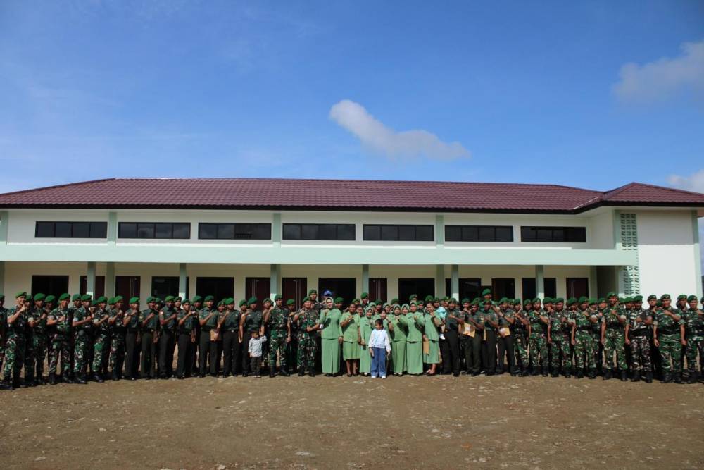 DANYONIF TP 810/BEM Pimpin Upacara Korps Raport Pindah Satuan 11 Prajurit Terbaik.
